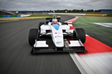 L’ELECTRIC FORMULA EF01 EST NEE…