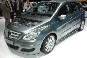 SALON DE GENEVE : AU VOLANT DES VOITURES ELECTRIQUES