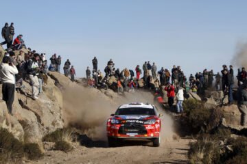 WRC : LATVALA CASSE, OGIER AU COMMANDEMENT !!!