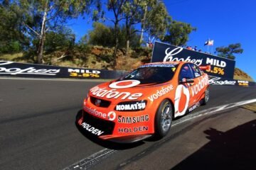 V8 SUPERCAR AUSTRALIEN. VICTOIRE DE LA HOLDEN DE WHINCUP-DUMBRELL AUX1000 KM DE BATHURST.