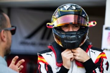 F3 : FERNANDEZ POURSUIT ; ART GRAND PRIX AU COMPLET