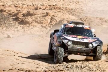 AU DAKAR LA SPÉCIALE POUR SAINZ ET PETERHANSEL CONSERVE LE COMMANDEMENT CE VENDREDI 8 JANVIER 2021