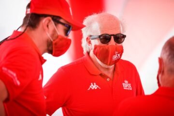 DAVID RICHARDS RÉPOND A DANIEL ELENA