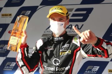 HOGGARD REMPLACE CHOVET CHEZ JENZER EN F3 FIA HOGGARD REMPLACE CHOVET CHEZ JENZER EN F3 FIA