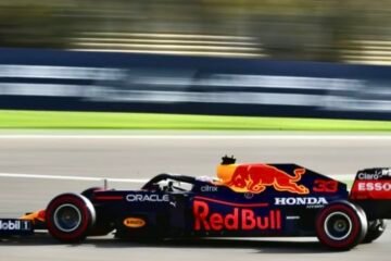 LA RED BULL HONDA DE VERSTAPPEN DOMINE LES PREMIERS ESSAIS LIBRES DU GP DE BAHREIN A SAKHIR