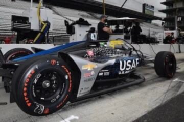 BOURDAIS LE PLUS RAPIDE DES 1ers ESSAIS DES 500 MILES A INDIANAPOLIS