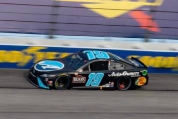 3eme SUCCÈS EN 2021 POUR MARTIN TRUEX Jr A DARLINGTON 3eme SUCCÈS EN 2021 POUR MARTIN TRUEX Jr A DARLINGTON