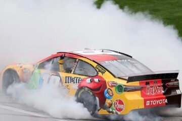 AU TOUR DE KYLE BUSCH DE TRIOMPHER EN NASCAR SERIES 2021 SUR LE KANSAS SPEEDWAY ! DIXIÈME LAURÉAT EN 2021