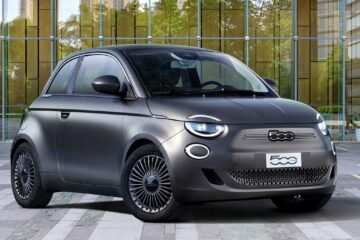 NOUVELLE 500, LA PETITE FIAT SURVOLTÉE….