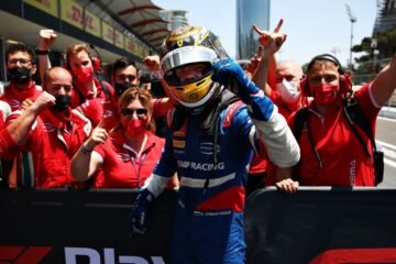 F2 VICTOIRE DE SHWARTZMAN A BAKU DANS LA 1ere COURSE
