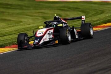 BELOV EN POLE DE LA QUALIF 2 A SPA, EN FORMULE RÉGIONALE ALPINE. HADJAR EN 1ére LIGNE