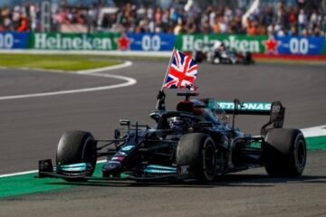 ARRIVÉ AU HUNGARORING, HAMILTON S'EXPLIQUE SUR L'ACCROCHAGE DE SILVERSTONE