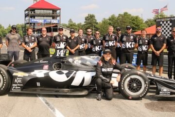LA CALDERON EN PISTE A MID-OHIO AU VOLANT D'UNE MONOPLACE INDYCAR