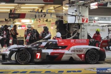 AUX 24 HEURES DU MANS, LES TOYOTA DOMINENT LA COURSE ET SOLIDES EN TÈTE AU LEVER DU JOUR