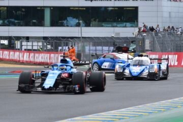 FERNANDO ALONSO AVEC LA F1 ALPINE EN PISTE SUR LE GRAND CIRCUIT DU MANS
