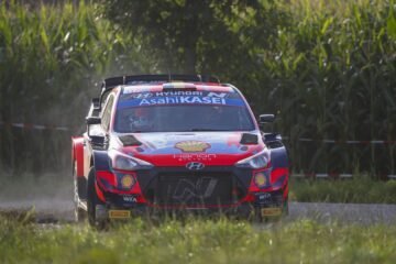 A YPRES EN WRC, NEUVILLE SOLIDE LEADER DEVANT BREEN. LUTTE DERRIÈRE ENTRE LES TOYOTA