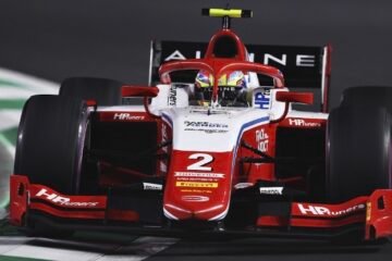 OSCAR PIASTRI EN POLE A DJEDDAH DEVANT SHWARTZMAN ET THÉO POURCHAIRE