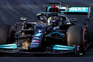 HAMILTON DEVANT VERSTAPPEN AUX 1ers ESSAIS A DJEDDAH