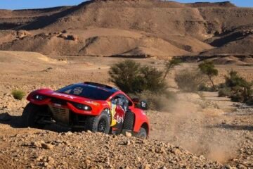 AU DAKAR, NOUVELLE VICTOIRE EN SPÉCIALE POUR LOEB DEVANT AL ATTIYAH. VAN BEVEREN LEADER MOTO