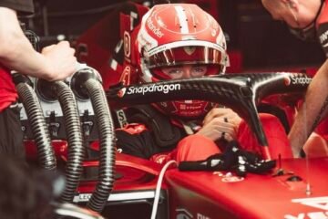 LA FERRARI DE CHARLES LECLERC EN PÔLE À MELBOURNE DEVANT LES DEUX RED BULL