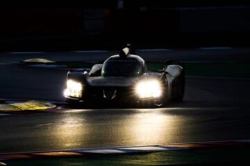 L’HYPERCAR 9X8 PEUGEOT EN ESSAI SUR LA PISTE DE CATALUNYA