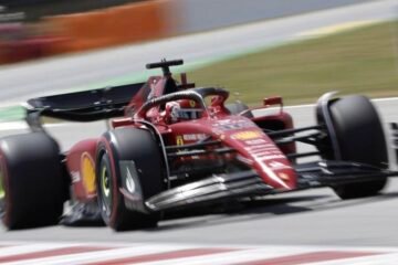 LECLERC ET SAINZ Jr  DEVANT AUX 1ers ESSAIS À BARCELONE