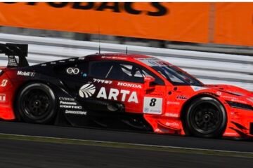 SUCCÈS DE LA HONDA NSX ARTA AU FUJI EN SUPER GT