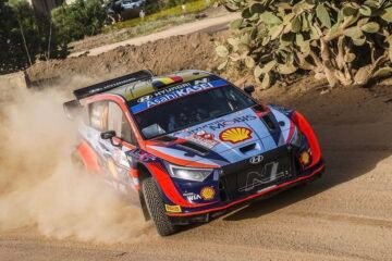 NEUVILLE PREMIER LEADER AU RALLYE WRC DE SARDAIGNE
