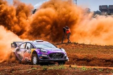  ABANDON DE LOEB AU KENYA SUR ENNUI MÉCANIQUE !!!