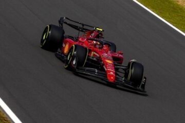 LA FERRARI DE SAINZ Jr LA PLUS RAPIDE DE LA SECONDE SÉANCE LIBRES A SILVERSTONE