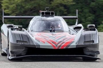 LA CADILLAC LMDh A TOURNÉ AVEC EARL BAMBER