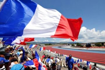 ENTRETIEN AVANT LE GRAND PRIX DE FRANCE AVEC LES PILOTES DE L'EQUIPE FRANÇAISE ALPINE