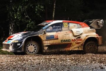 ROVENPERA TOUJOURS LEADER AU RALLYE D'ESTONIE DEVANT EVANS ET TANAK