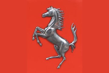 LE LOGO LE PLUS CÉLÈBRE EN SPORT AUTOMOBILE A FÊTÉ SES 90 ANS.