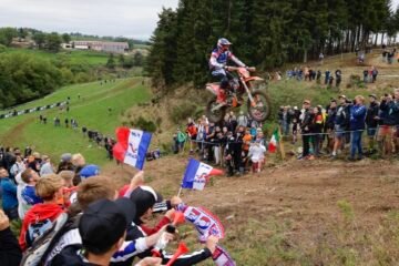 ISDE JOUR 3. ENDURO AU PUY EN VELAY. A MI-COURSE, LES ÉQUIPES DE FRANCE ACCÉLÈRENT
