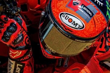 SEPANG. VICTORIEUX BAGNAIA N’EST PAS SACRÉ CAR QUARTARARO SUR LE PODIUM SEPANG. VICTORIEUX BAGNAIA N’EST PAS SACRÉ CAR QUARTARARO SUR LE PODIUM