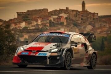 OGIER RÉSISTE À ROVANPERÄ DANS UN THRILLER ESPAGNOL OGIER RÉSISTE À ROVANPERÄ DANS UN THRILLER ESPAGNOL