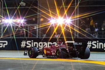 LA FERRARI DE LECLERC EN POLE A SINGAPOUR