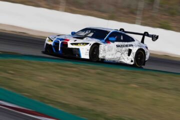 VALENTINO ROSSI ET WRT DÉCOUVRENT LA BMW M4 EN TEST A CATALUNYA