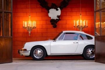 CHEZ MATHIEU LUSTRERIE : LUMIERES SUR 60 ANS DE PORSCHE 911
