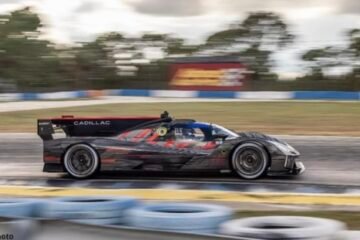 CADILLAC BOUCLE SES ESSAIS A SEBRING