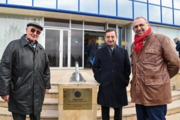 SUR LE CIRCUIT DU MANS, L’ACO INAUGURE LE SIÈGE MICHEL COSSON