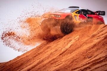 DAKAR. LOEB EN DÉMONSTRATION. PRICE NOUVEAU LEADER MOTO