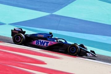 AVANT LE GP DE BAHREIN AVEC LES PILOTES ALPINE AVANT LE GP DE BAHREIN AVEC LES PILOTES ALPINE