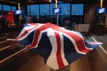 LES FRÈRES ROBIN AU CENTENAIRE DU MANS AVEC ASTON MARTIN!