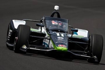 SATO ET LE CHIP SURVOLENT LES 1ers ESSAIS A INDIANAPOLIS
