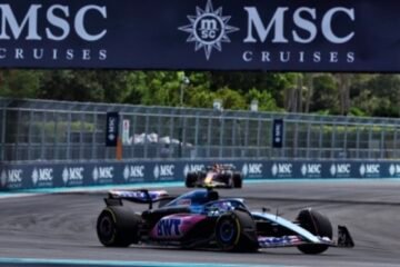 LES PILOTES ALPINE PRÉSENTENT LE GRAND PRIX D'ÉMILIE ROMAGNE