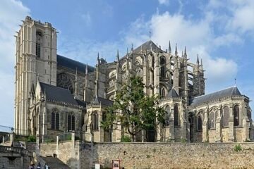 LA CATHÉDRALE DU MANS SERA TOUTE BELLE POUR LE CENTENAIRE DES 24 HEURES DU MANS