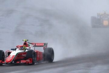 EN F2, VESTI DEVANCE POURCHAIRE EN COURSE ´SPRINT A SILVERSTONE