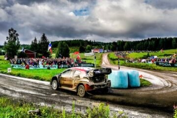 EVANS ET SA TOYOTA YARIS S'ÉCHAPPENT EN TÊTE CE SAMEDI EN FINLANDE ET FILENT VERS LA VICTOIRE